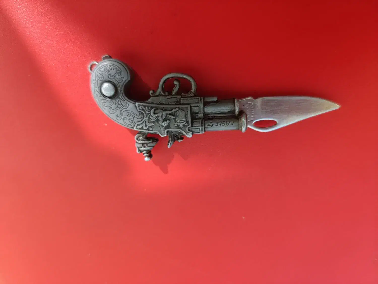 تفنگ چاقویی عتیقه|کلکسیون اشیاء عتیقه|صدرا-فارس, فاز ۲|دیوار