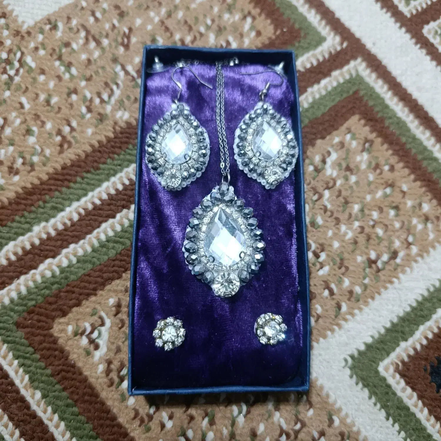 ست گوشواره و گردنبند|بدلیجات|سبزوار, شرق کال جنوبی (شمس آبادی)|دیوار