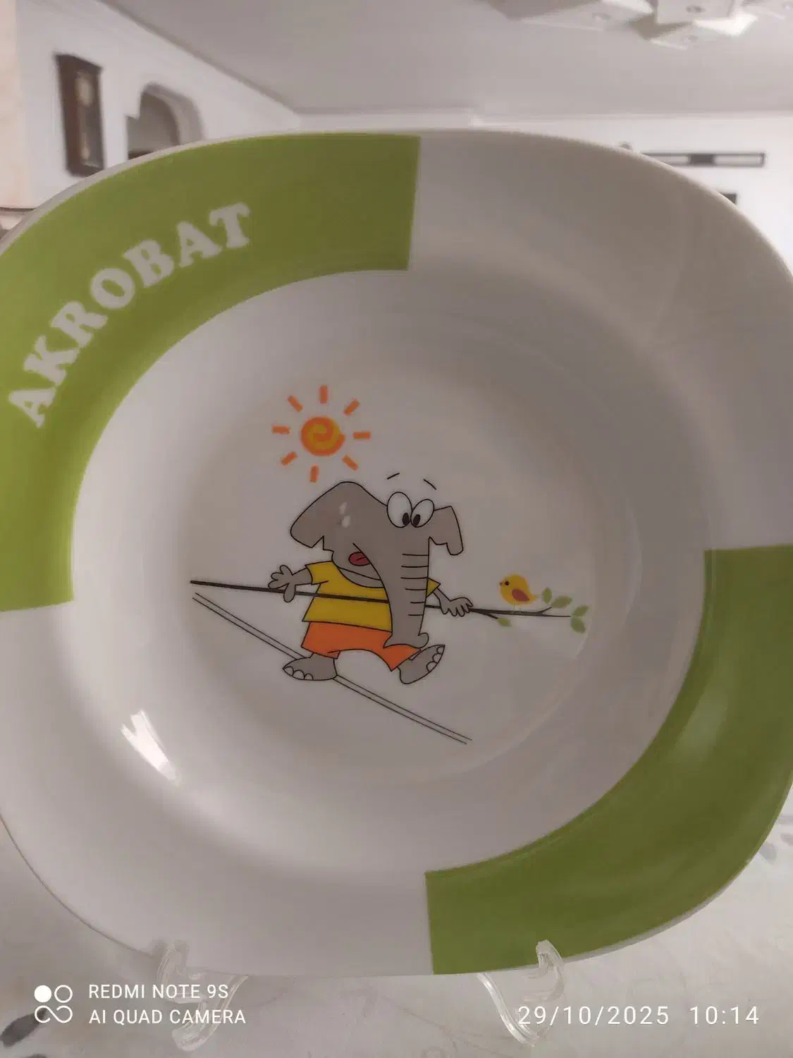 سرویس غذاخوری کودک مارک ورساچه وغیره...|اسباب و اثاث بچه|برخوار, |دیوار