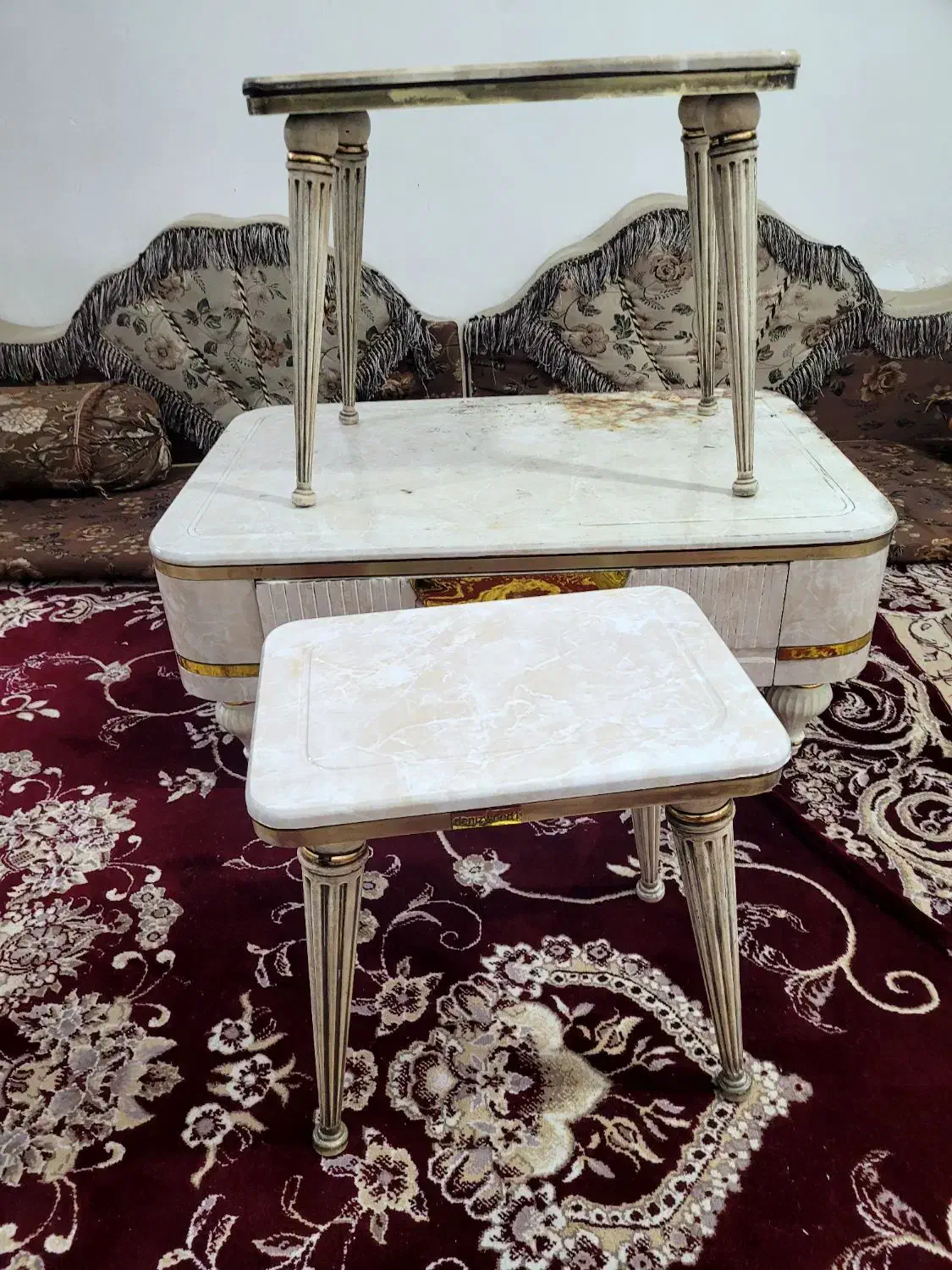 جلومبلی و۲تاعسلی|مبلمان خانگی و میز عسلی|امیدیه, |دیوار