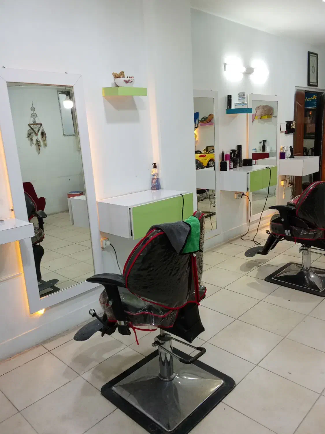 اجاره صندلی پیرایش مردانه|خدمات آرایشگری و زیبایی|اصفهان, بهارستان|دیوار