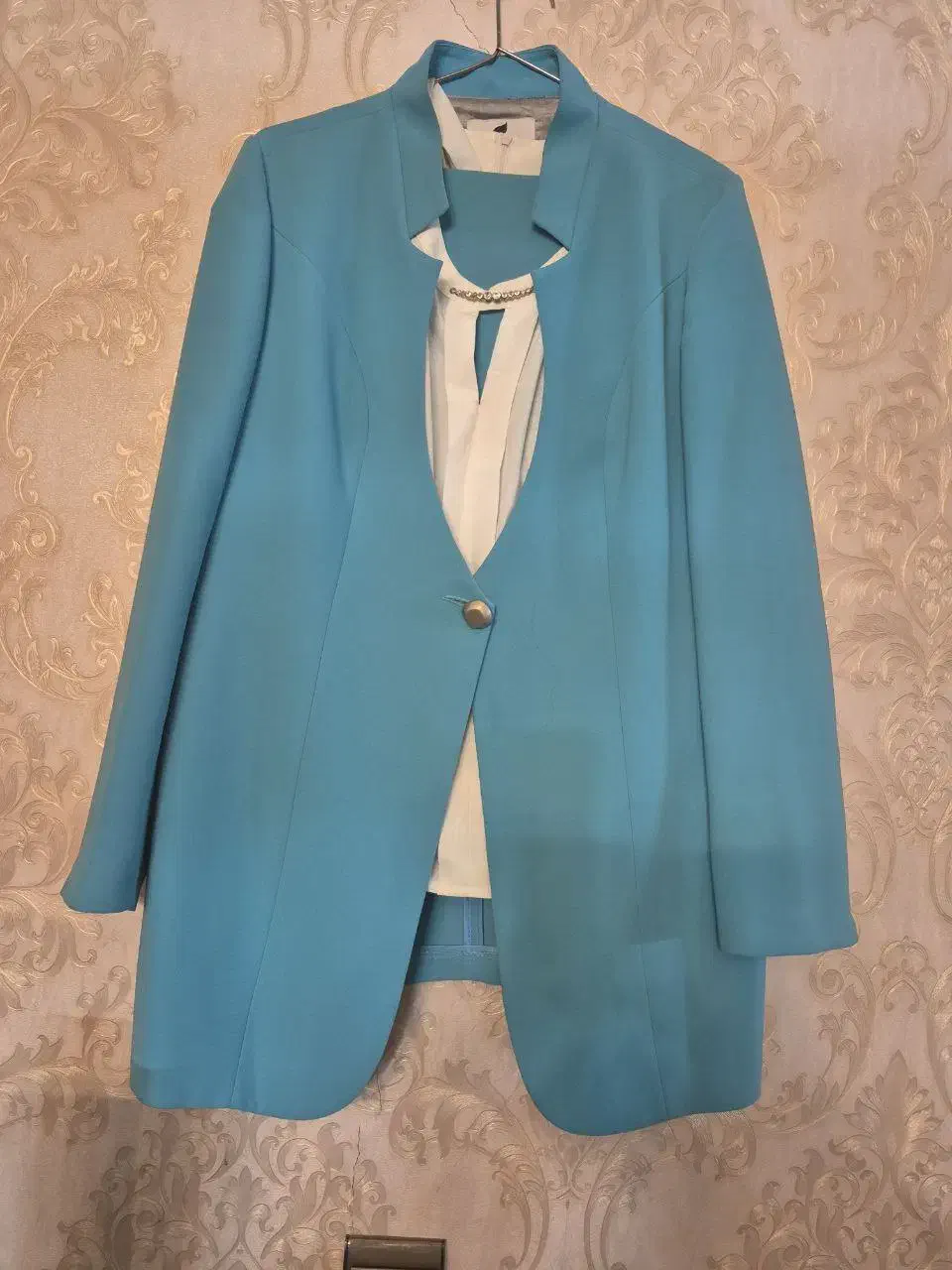 کت و شلوار زنانه|لباس|اصفهان, خانه اصفهان|دیوار