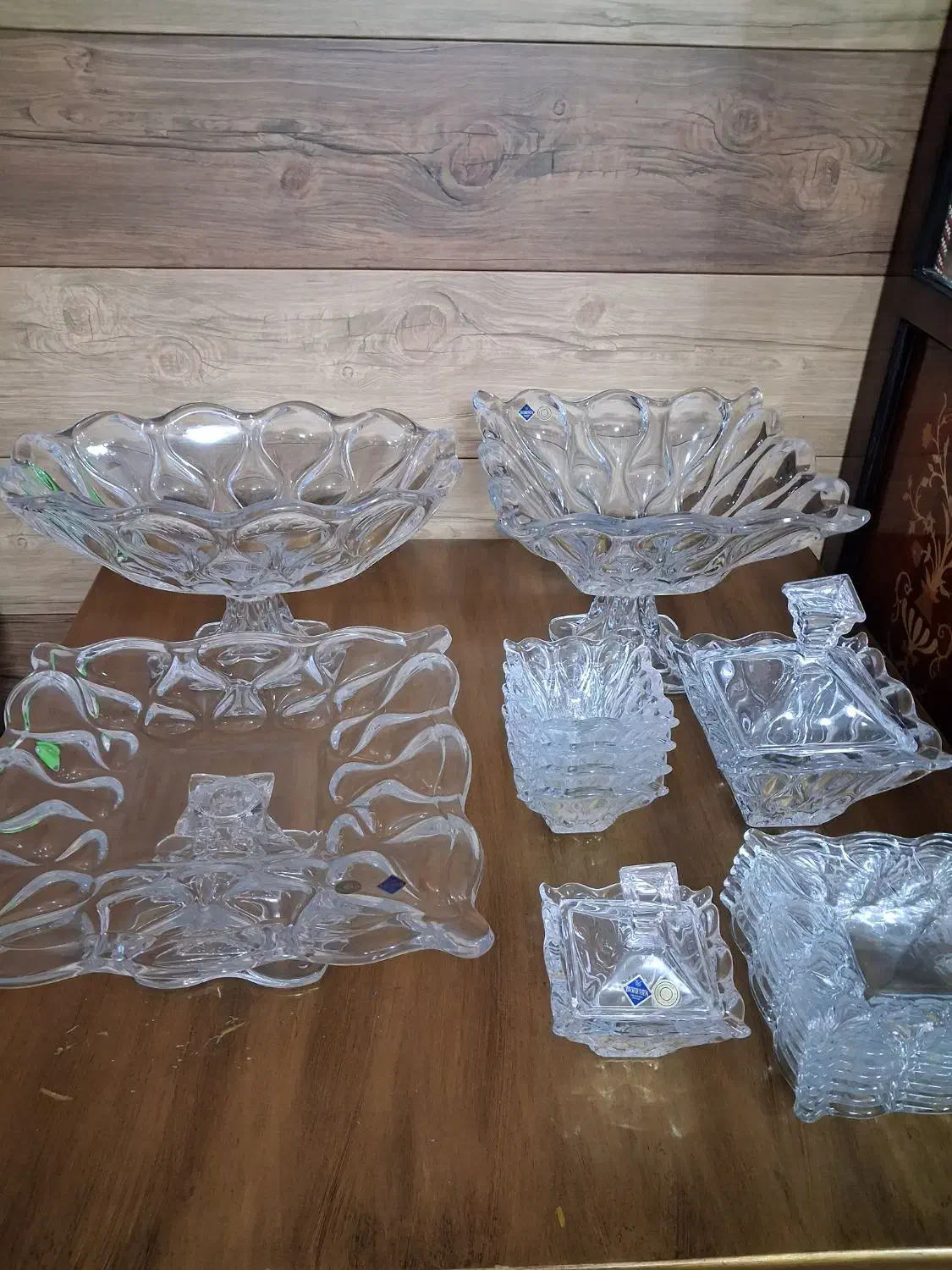 سرویس پذیرایی بولور|ظروف سرو و پذیرایی|اراک, |دیوار