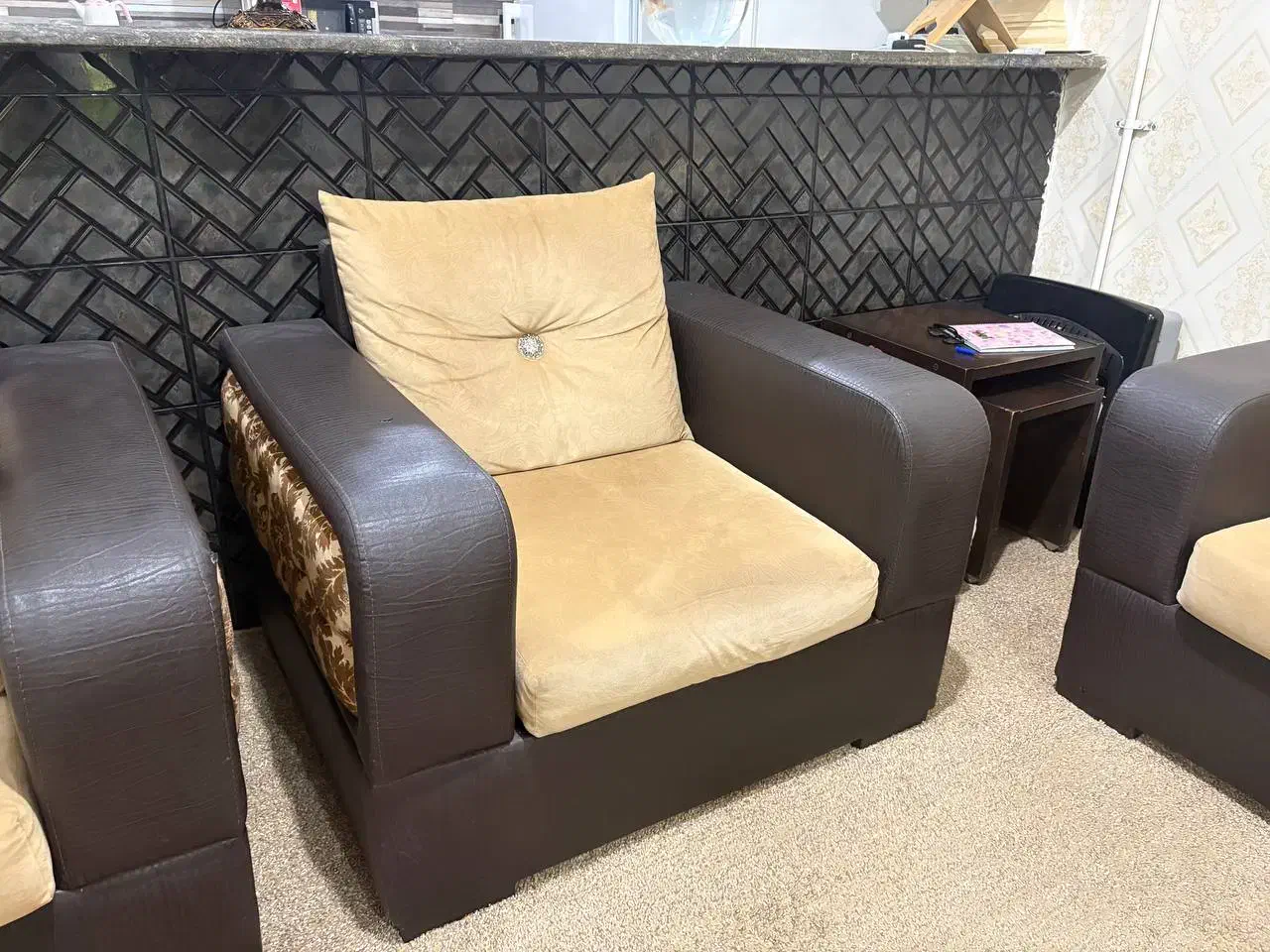 مبل چرم ۷ نفره|مبلمان خانگی و میز عسلی|بندر امام خمینی, |دیوار