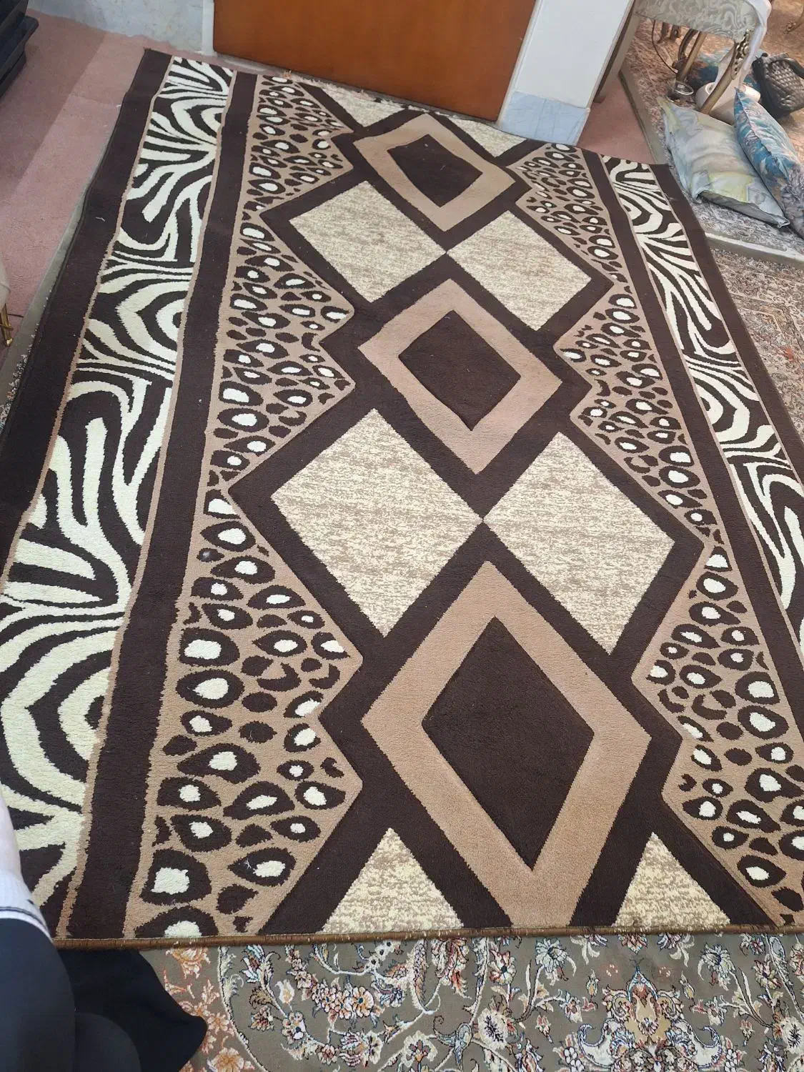 فرش فانتزی|فرش|قم, دروازه چوبی|دیوار