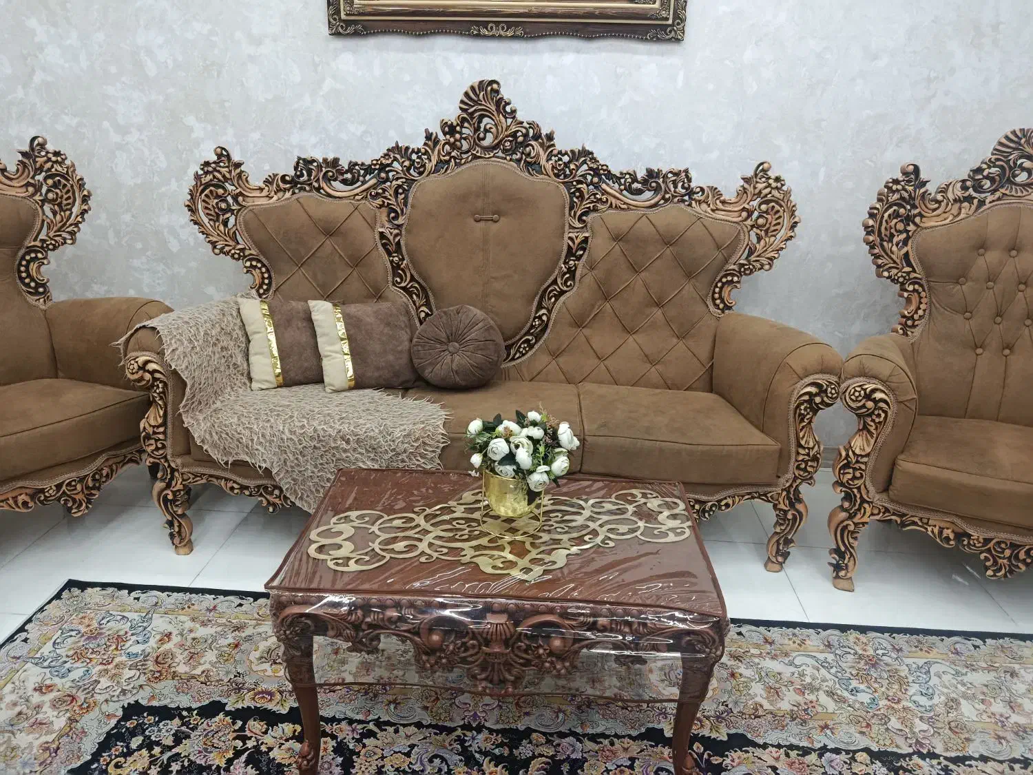 سرویس چوب کامل مبل۹نفره و تخت|مبلمان خانگی و میز عسلی|همدان, |دیوار