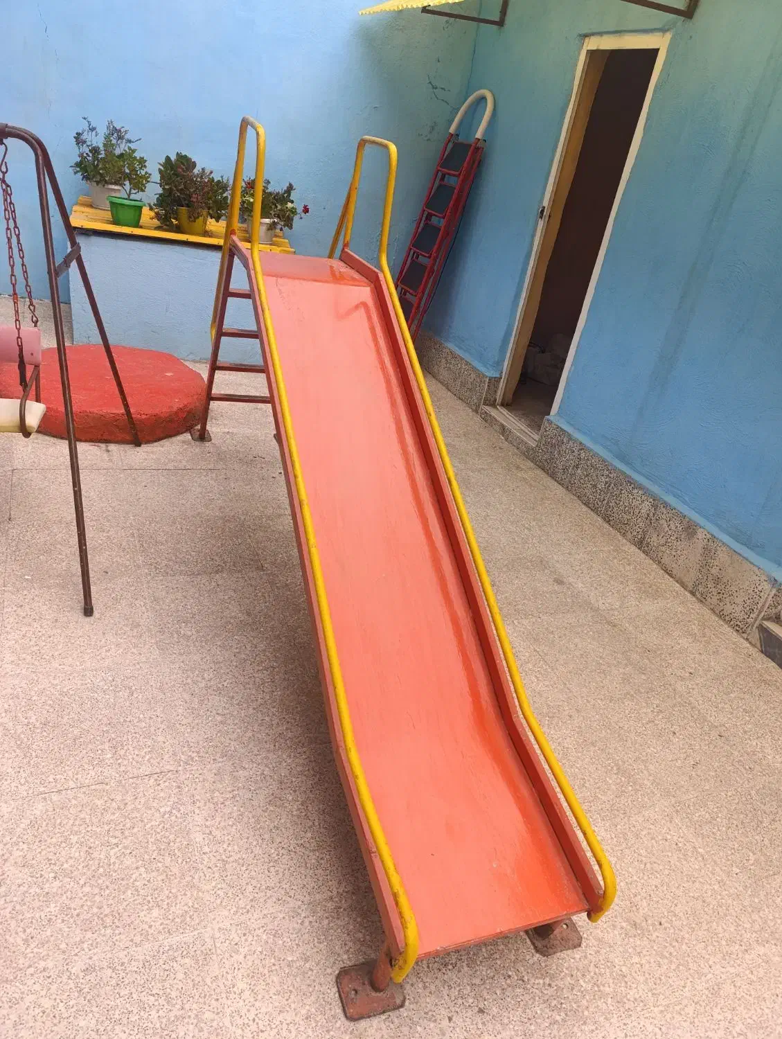 تاب و سرسره آهنی|اسباببازی|رشت, نخودچر|دیوار