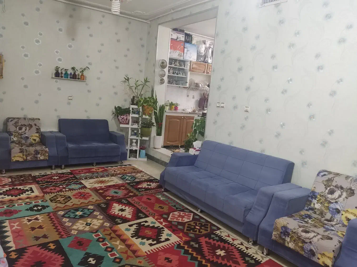 مبل هفت نفره|مبلمان خانگی و میز عسلی|شیراز, وحدت|دیوار