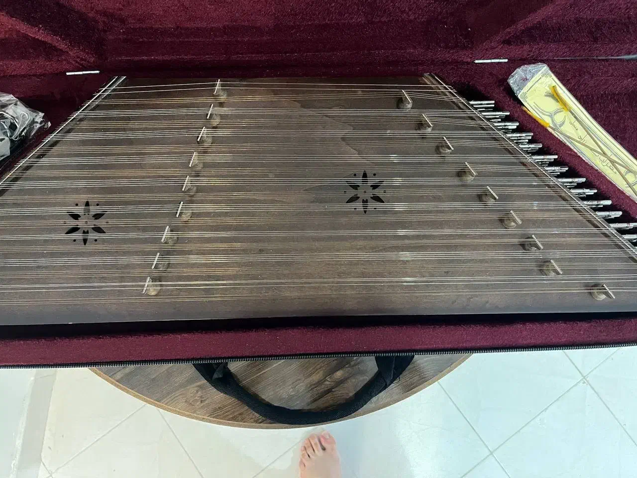 فروش فوری سنتور دو سیم نیاز به تنظیم|سازهای سنتی|رشت, منظریه|دیوار