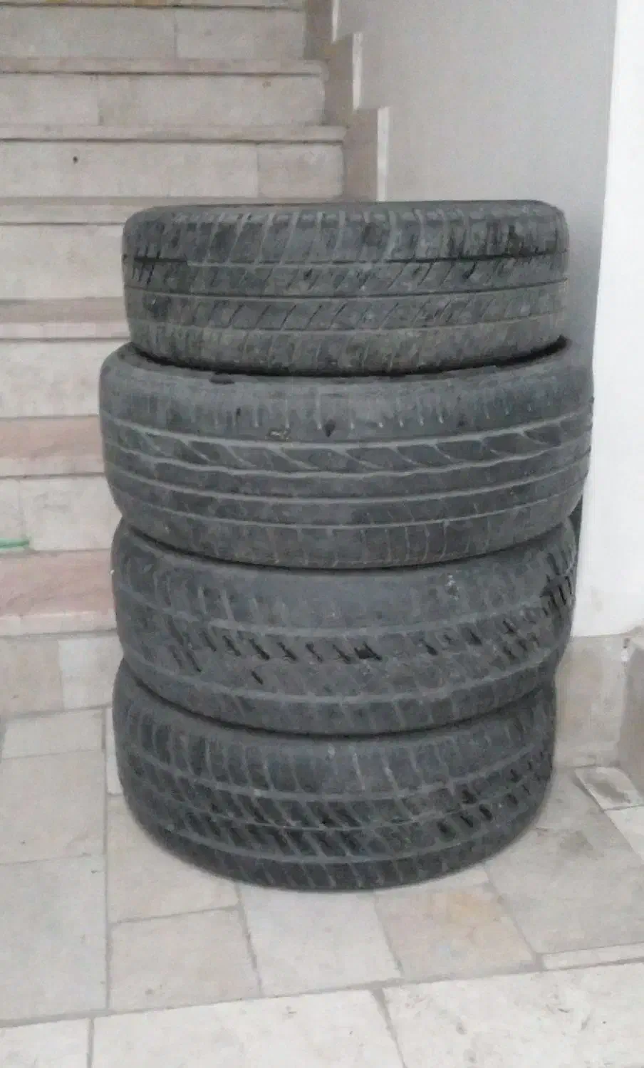 رینگ اسپرت و لاستیک پهن خارجی در حد نو|قطعات یدکی و لوازم جانبی|مشهد, رستگار|دیوار