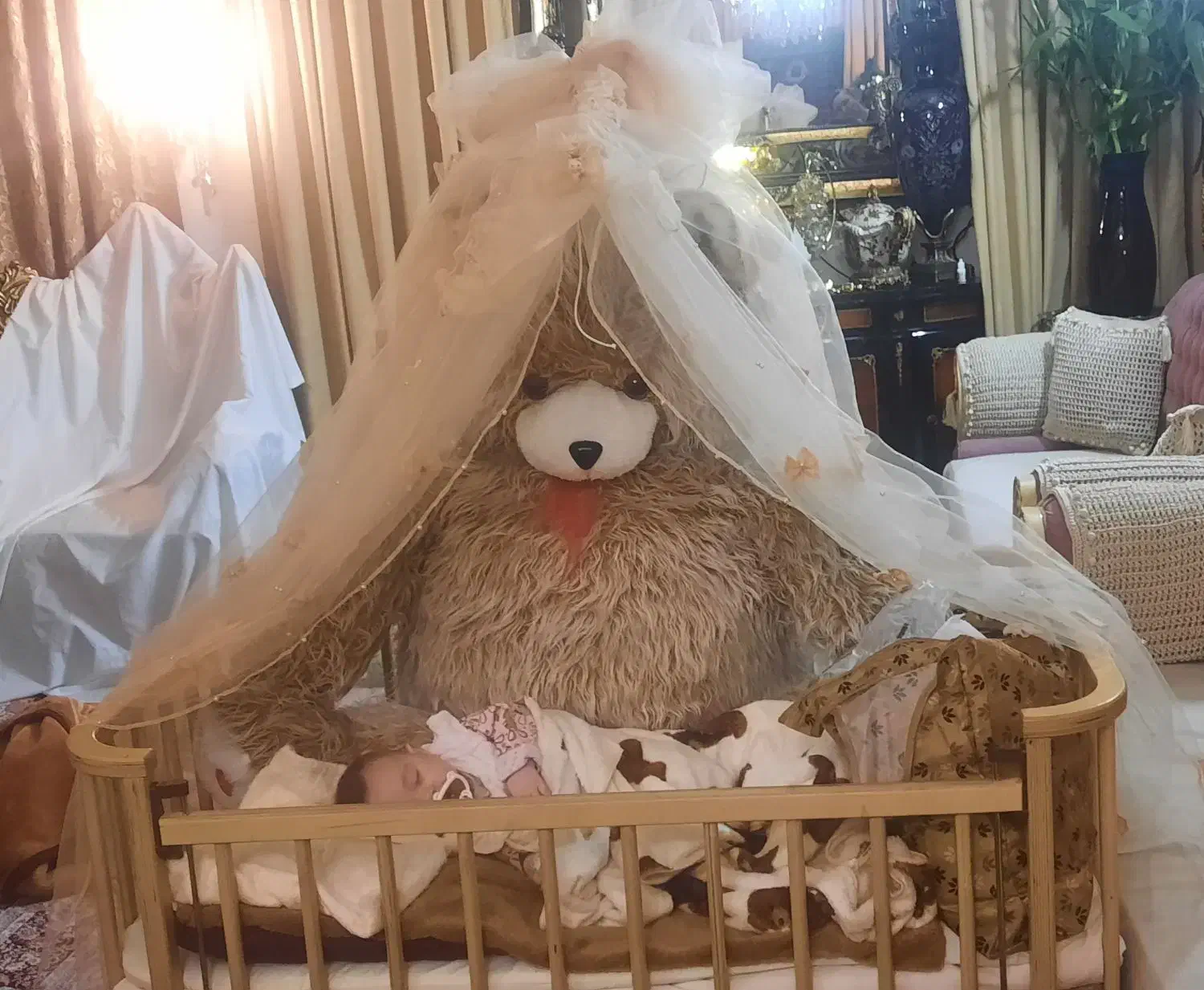 تخت کودک وخرس تدی|تخت و صندلی بچه|تهران, تولید دارو|دیوار