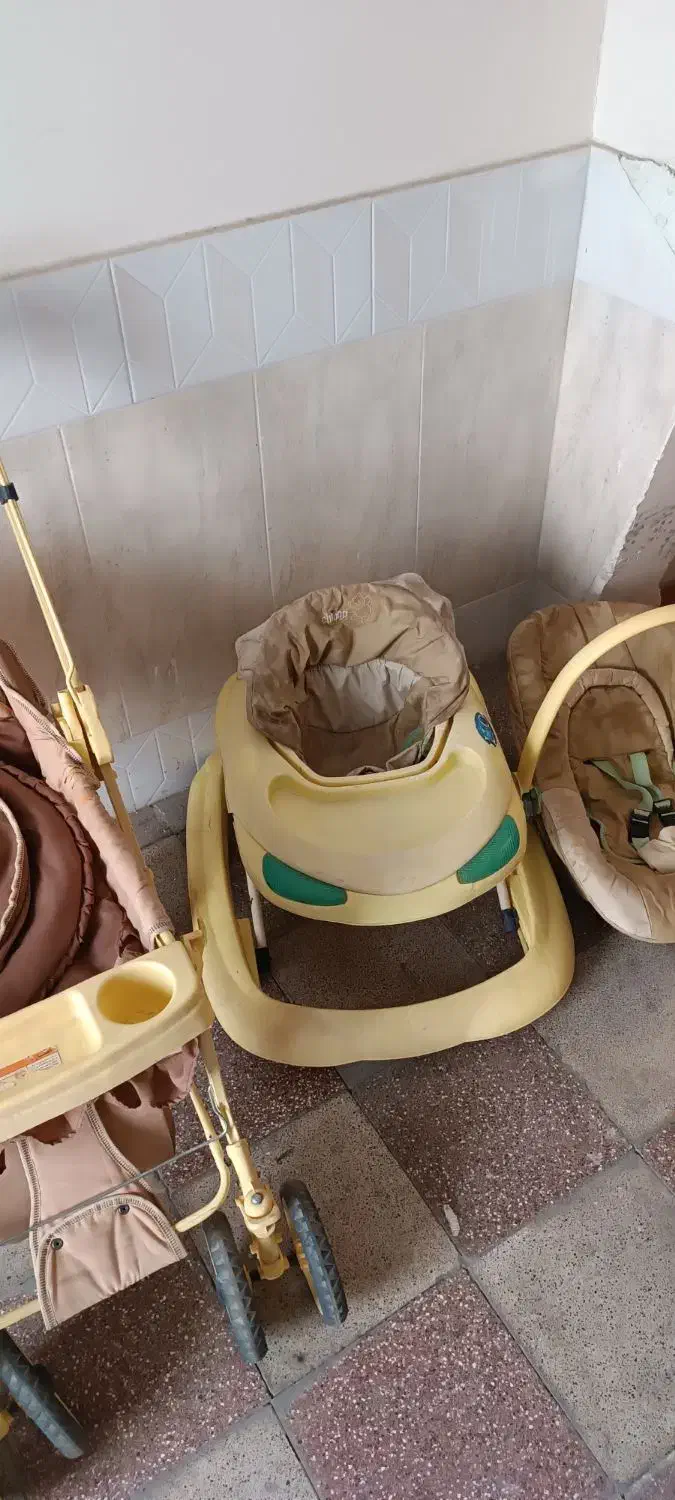 کالسکه|کالسکه و لوازم جانبی|مشهد, دانشجو|دیوار