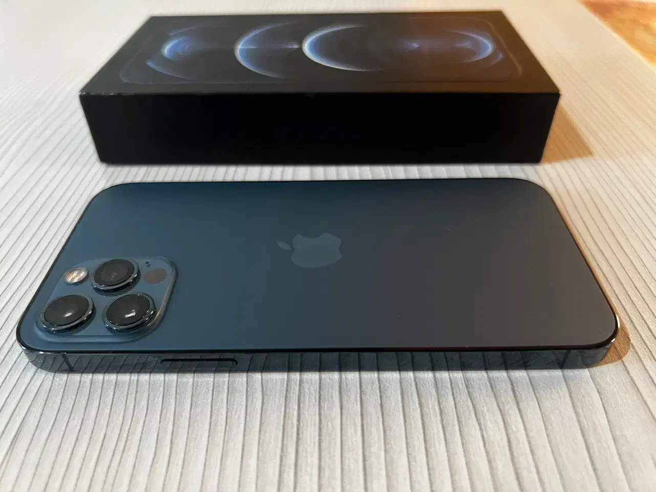 آیفون 12pro|موبایل|شاهین‌شهر, سعدی جنوبی|دیوار