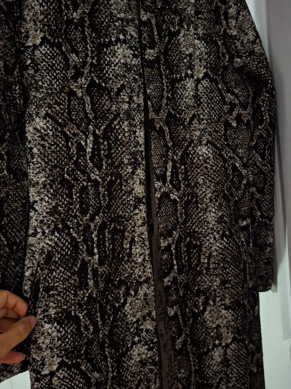 کلی لباس شلوار مانتو پالتو کاپشن لباس و...|لباس|مشهد, سرافرازان|دیوار