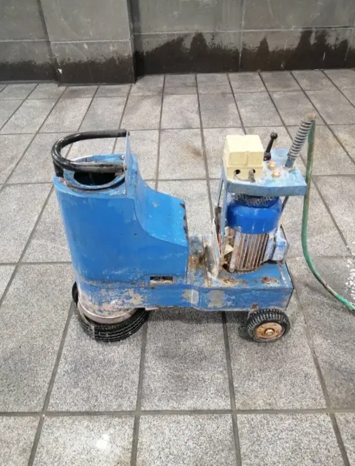 کاشی ساب.کاشی سابی.سنگ ساب .موزایک ساب.سنگ سابی|خدمات نظافت|شیراز, ریشمک|دیوار