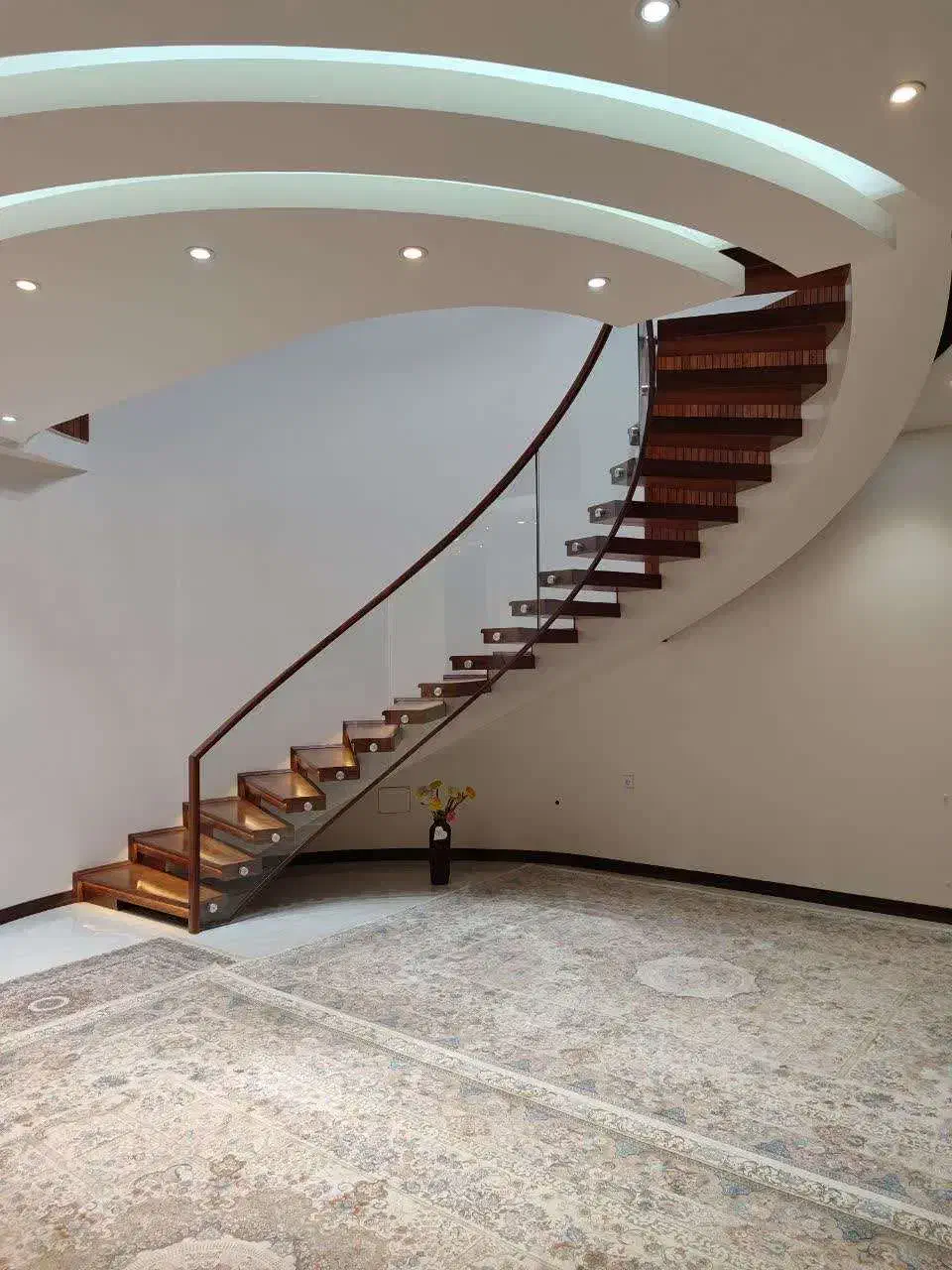 انواع پله فلزی (صاف ، پیچ ، ترکیبی و غیره)|خدمات پیشه و مهارت|شیراز, فرگاز|دیوار