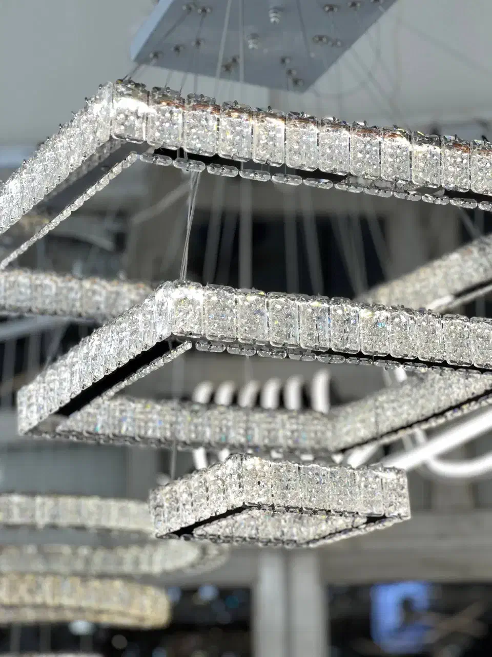 پخش لوستر کریستالی مربع و حلقه ای30%درصد زیر قیمت|لوستر و چراغ آویز|اردبیل, |دیوار