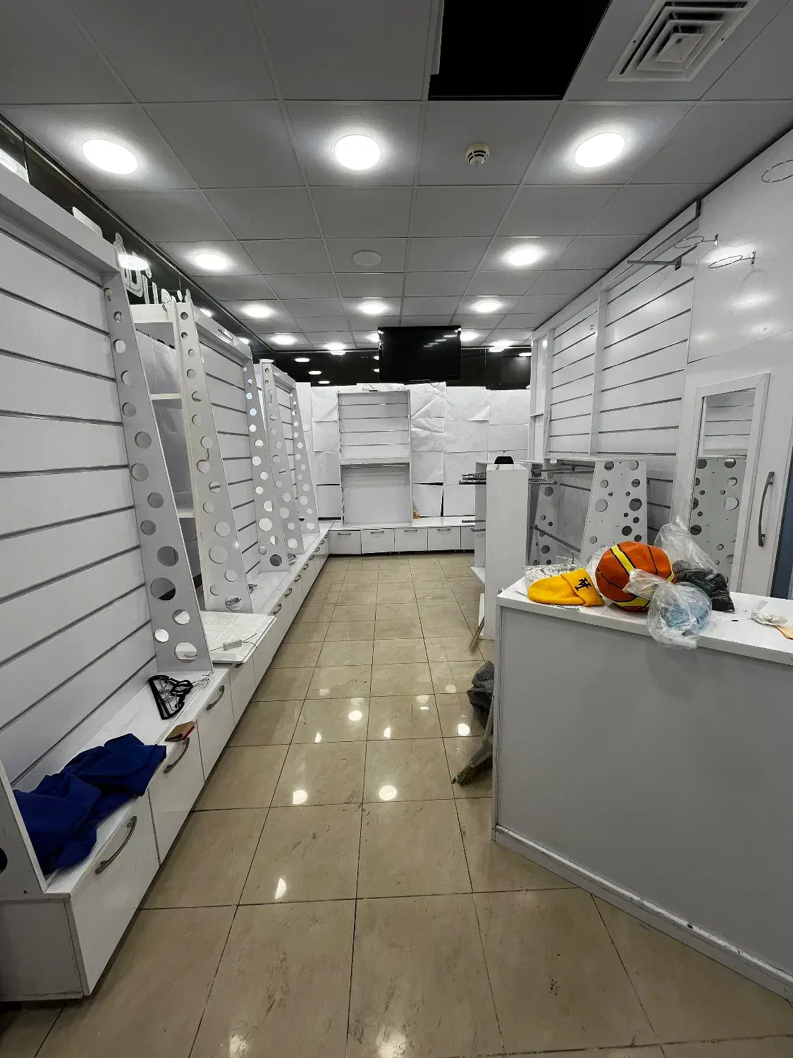 دکور مغازه|فروشگاه و مغازه|شیراز, سینما سعدی|دیوار