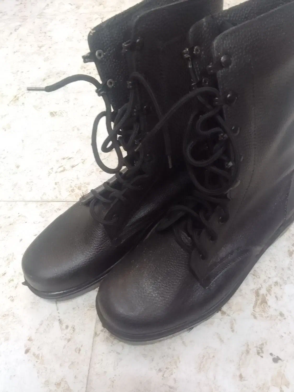 یک جفت پوتین سربازی آکبند|کیف، کفش، کمربند|ابهر, |دیوار