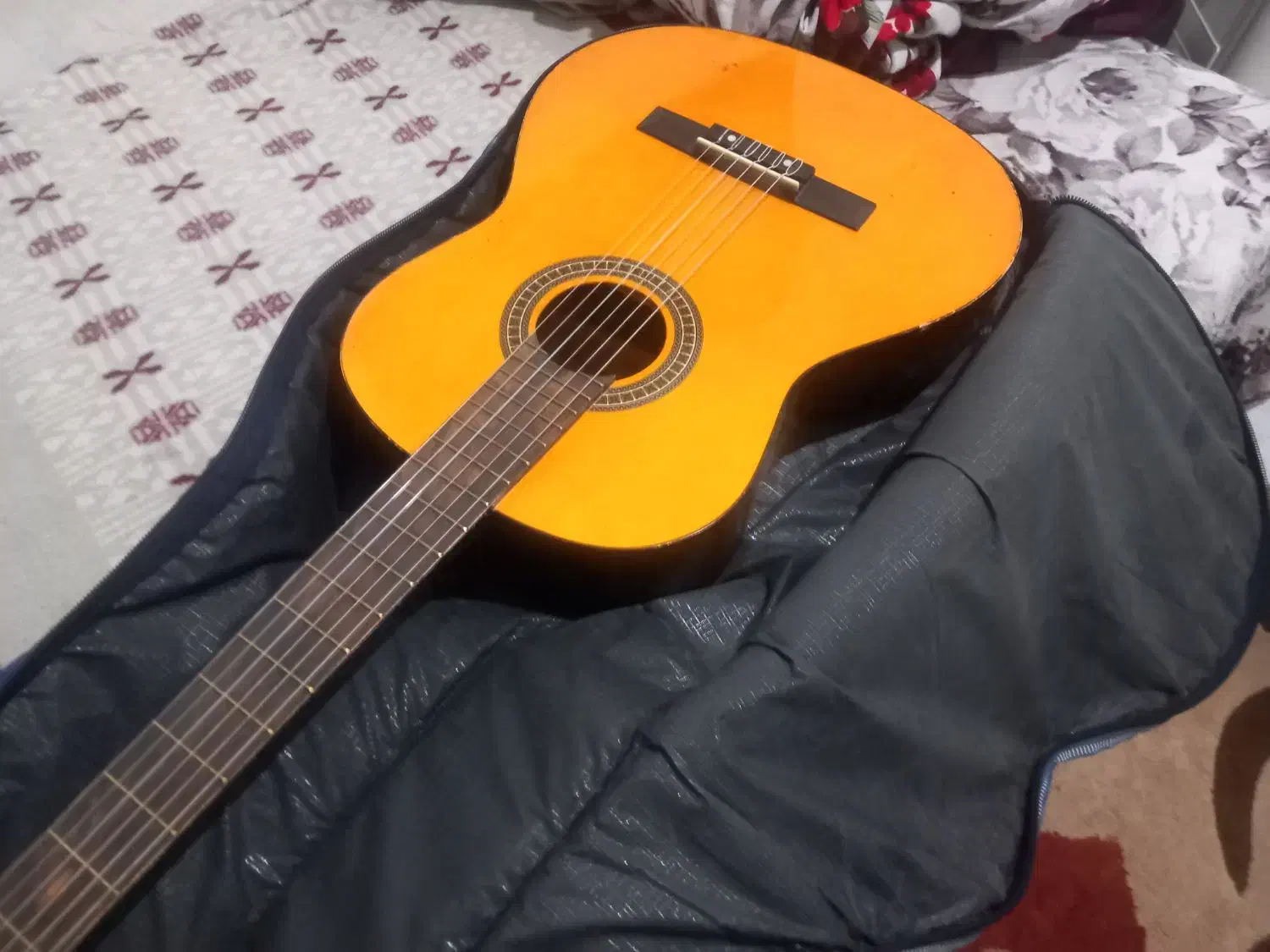 گیتار کاملا سام در حد نو با کیف|گیتار، بیس، امپلیفایر|ارومیه, |دیوار