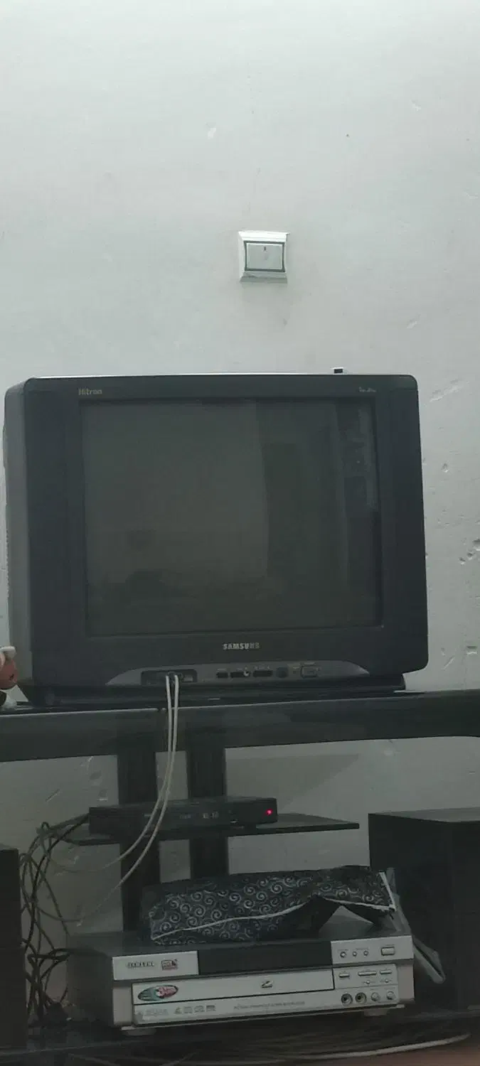 تلویزیون سامسونگ ۲۱ اینچ تعمیری|تلویزیون و پروژکتور|گلبهار, شهر جدید گلبهار|دیوار