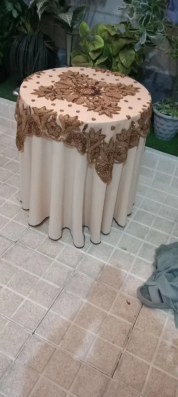 میزگرد|پرده، رانر، رومیزی|خوی, |دیوار