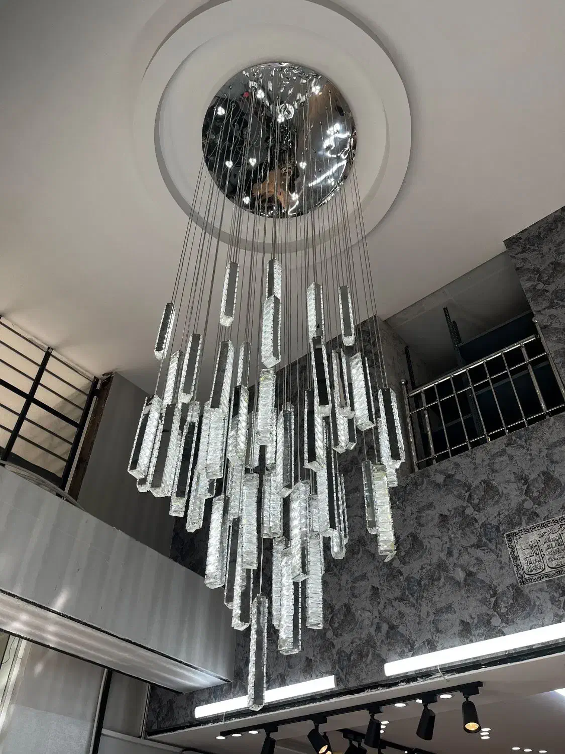 لوستر|لوستر و چراغ آویز|شیراز, شهرک مفتح|دیوار