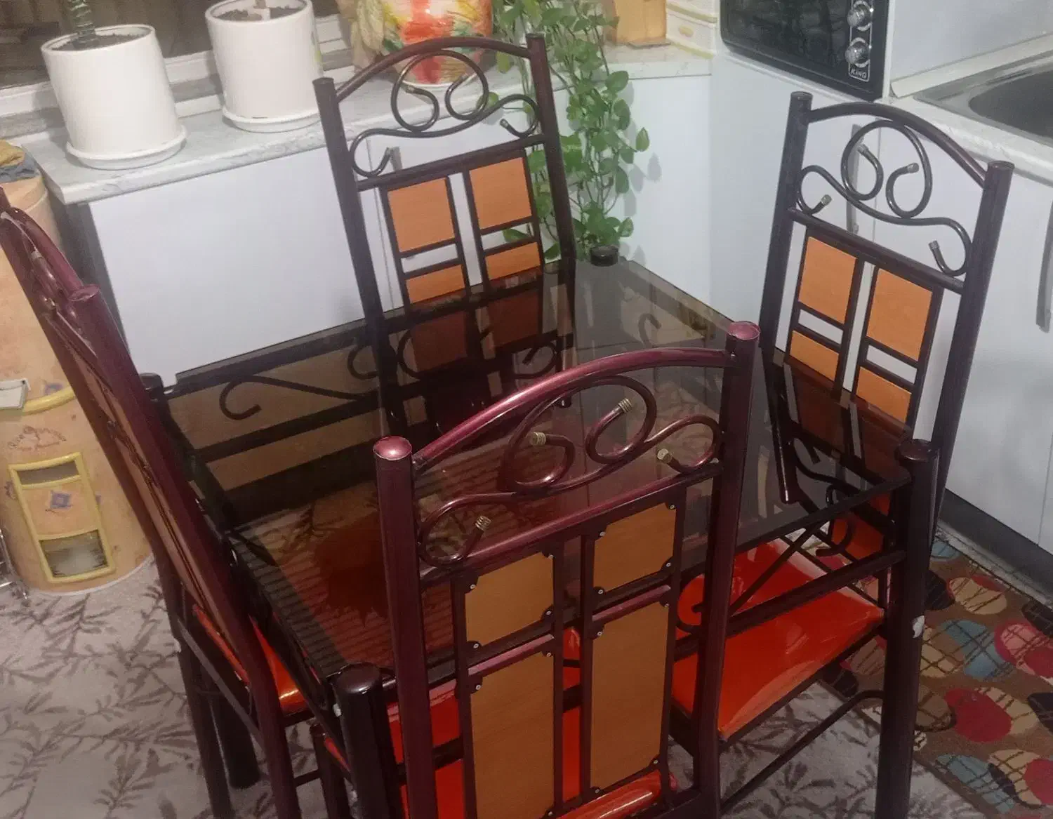 میز غذا خوری ۴نفره.|میز و صندلی غذاخوری|ابهر, |دیوار