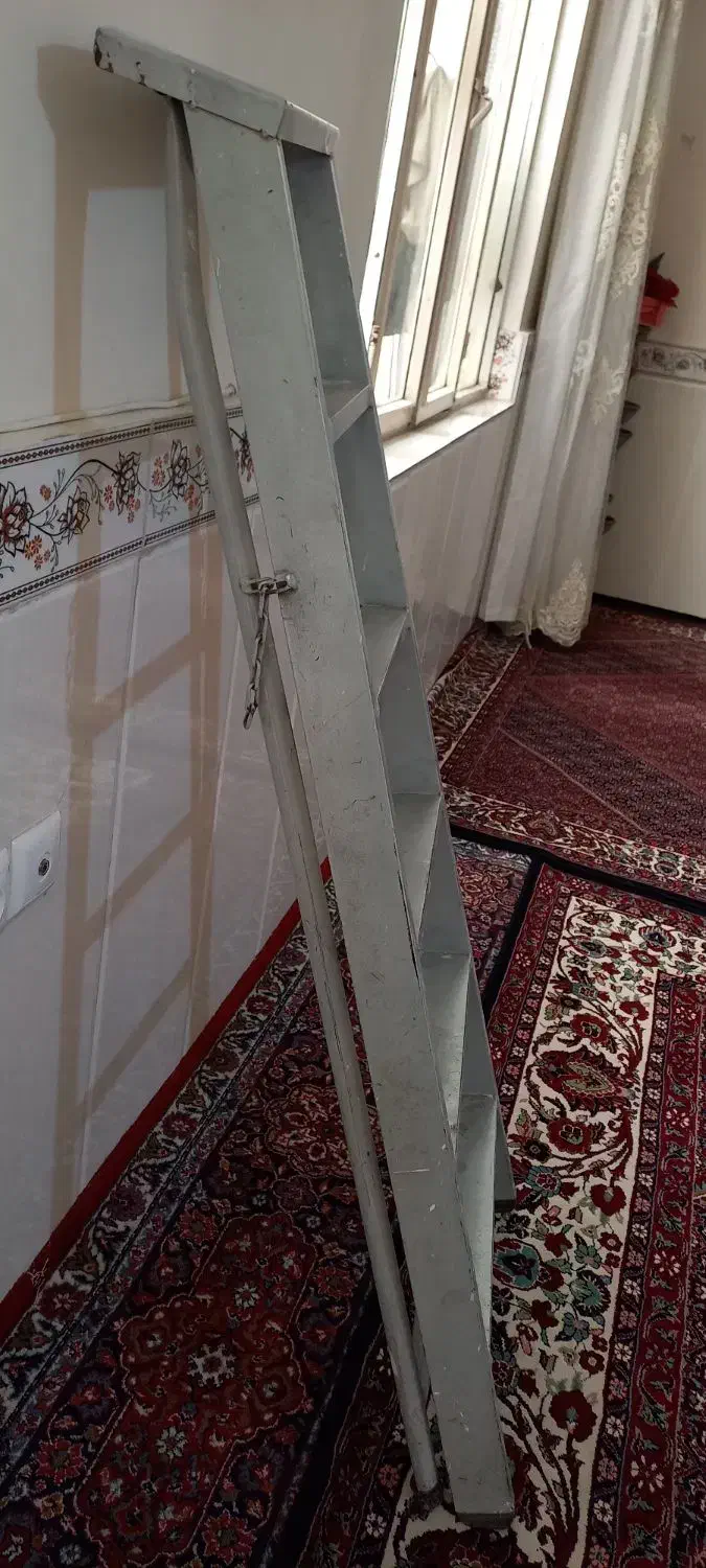 نردبان چهارپایه|ابزارآلات|زنجان, |دیوار