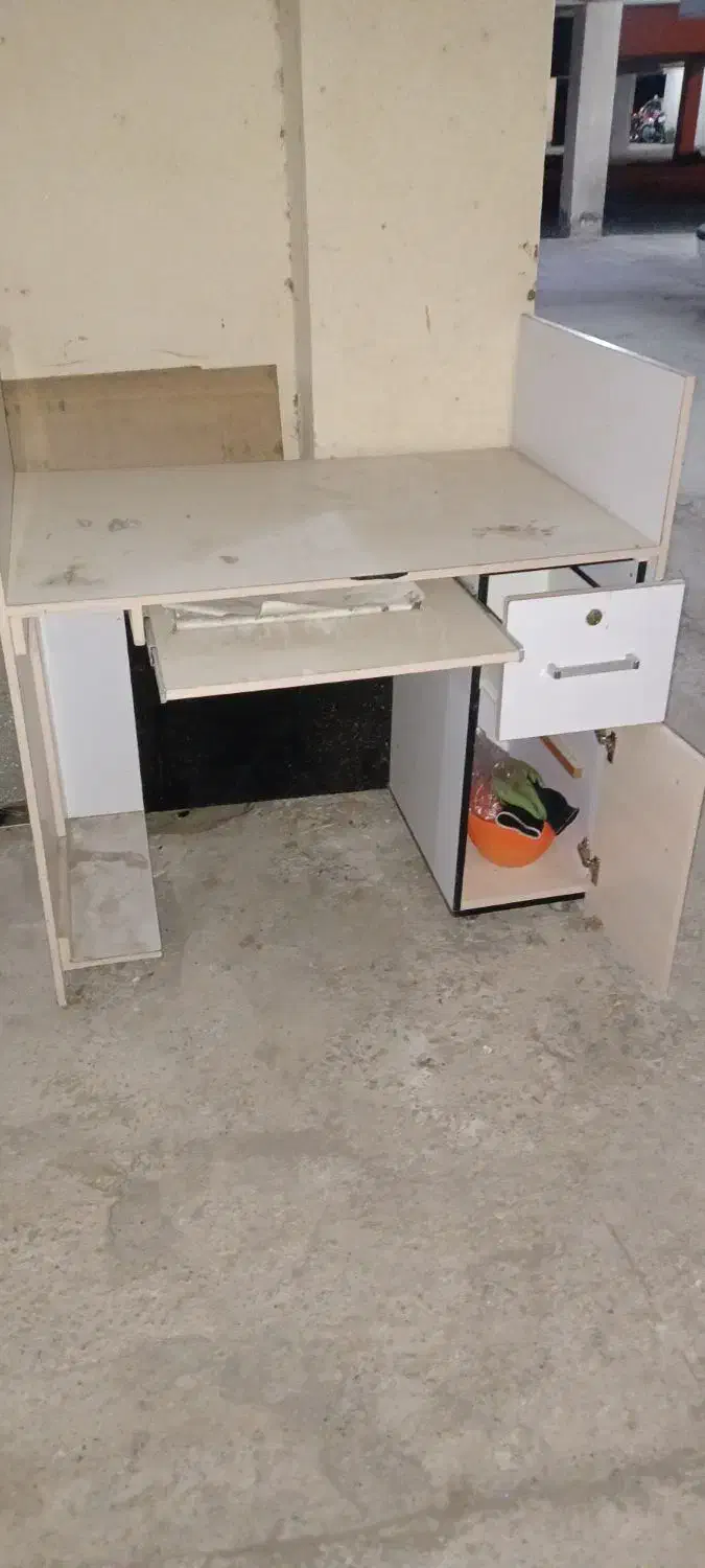 میز تحریر در حد|میز تحریر و کامپیوتر|آستارا, |دیوار