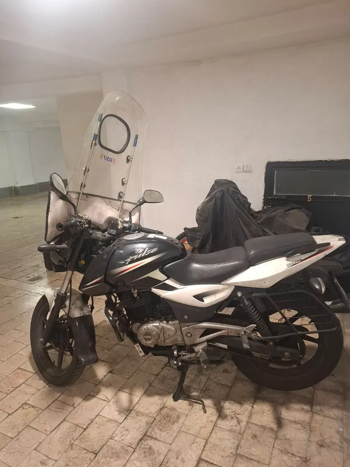 موتور سیکلت پالس ۱۸۰ یوجی فور مدل ۹۴|موتورسیکلت|تهران, میدان ولیعصر|دیوار
