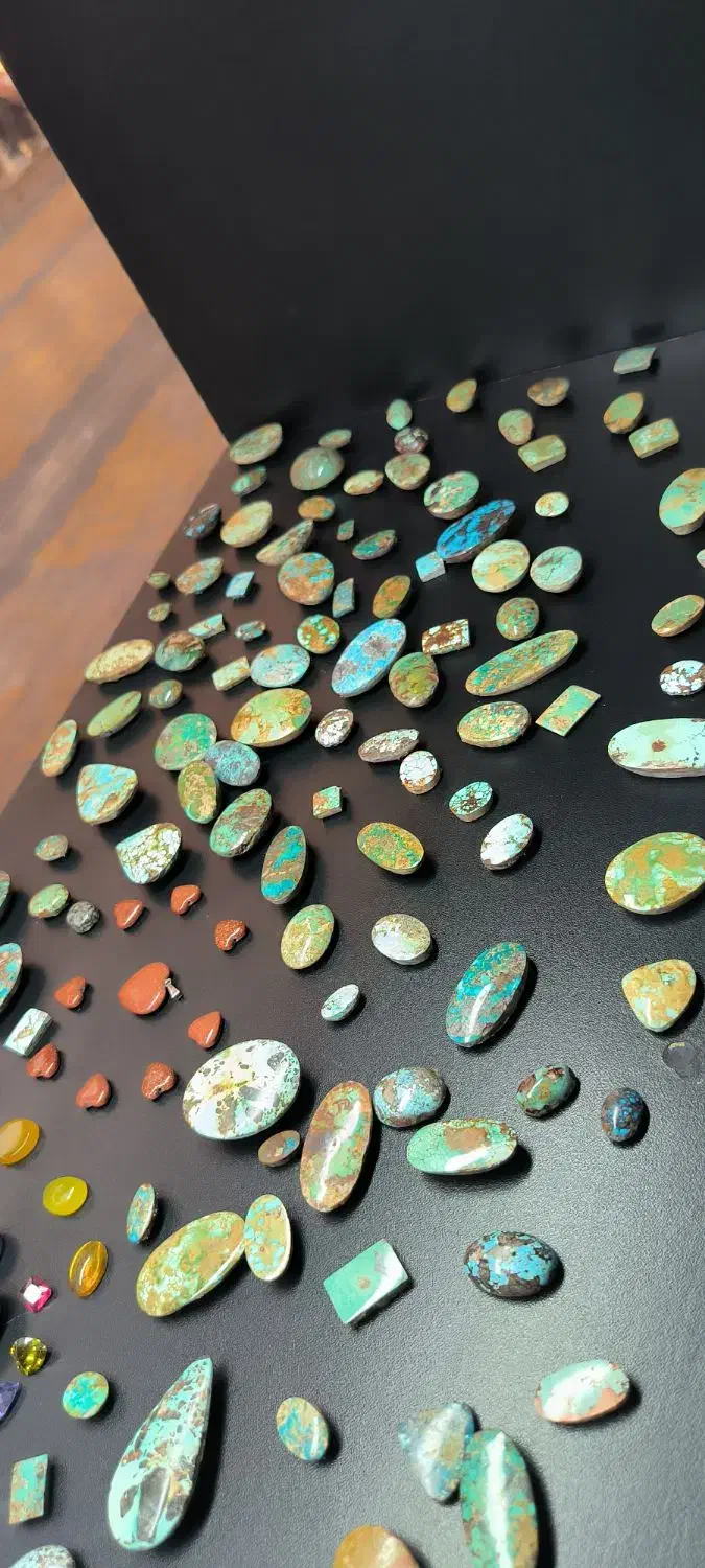 این سنگ های زینتی و قیمتی از ۵۰۰ شروع میشه|جواهرات|ماسال, |دیوار