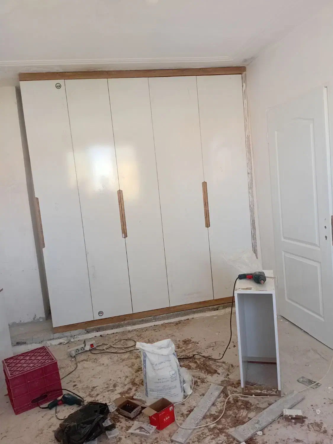 کابینت و کمد کابین چوب|خدمات پیشه و مهارت|بجنورد, |دیوار