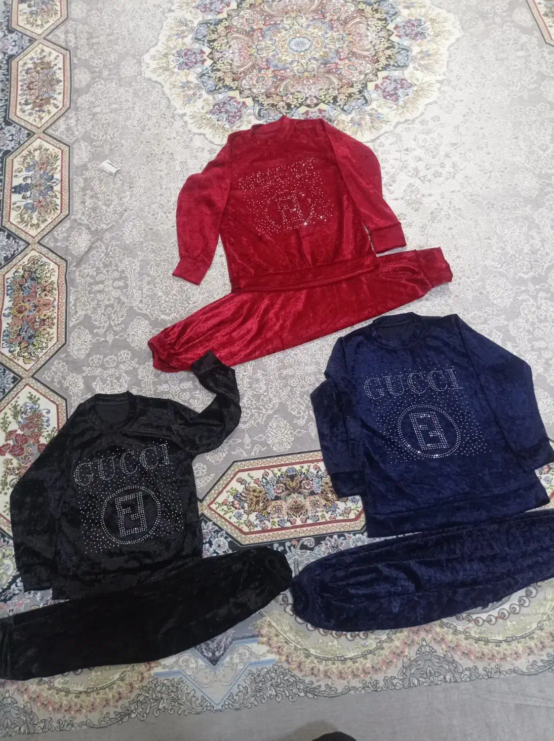 لباس|لباس|رباط‌کریم, نصیرشهر|دیوار