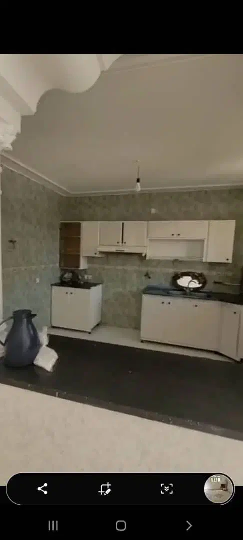 اپارتمان رهن اجاره|اجارهٔ آپارتمان|شیراز, باغ تخت|دیوار