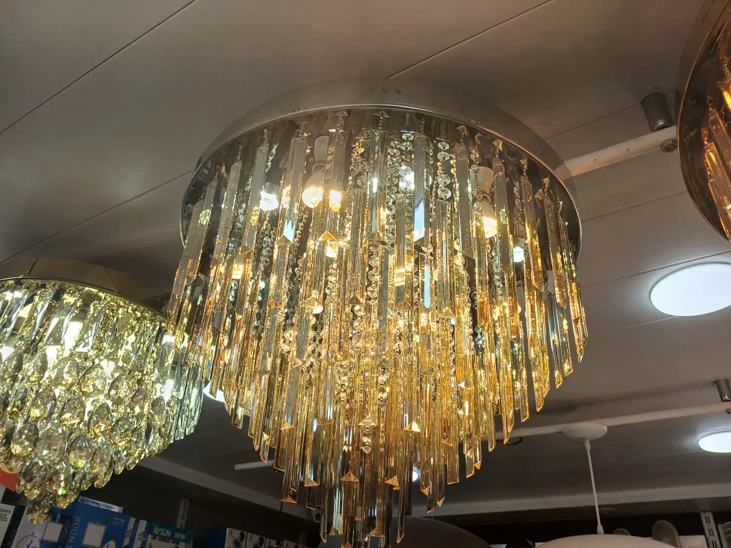 لوستر (اقساط)|لوستر و چراغ آویز|رشت, سعدی (تختی)|دیوار