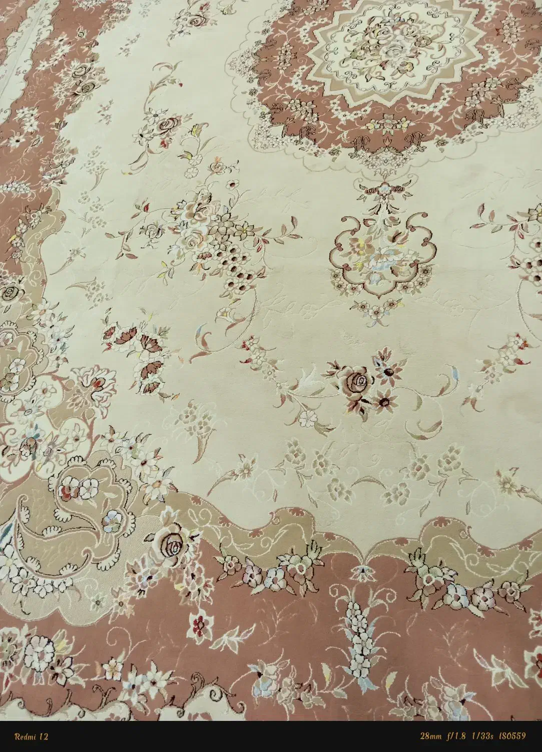 یک جفت فرش ماشینی برجسته|فرش|باسمنج, |دیوار