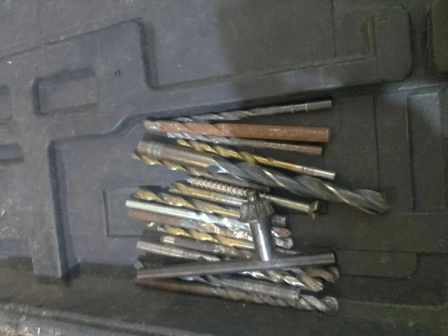 دلیر|ابزارآلات|گلبهار, شهر جدید گلبهار|دیوار