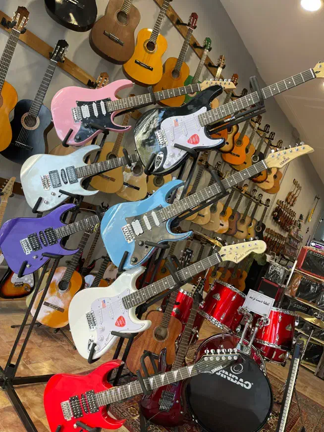 گیتار الکتریک|گیتار، بیس، امپلیفایر|کرمان, |دیوار