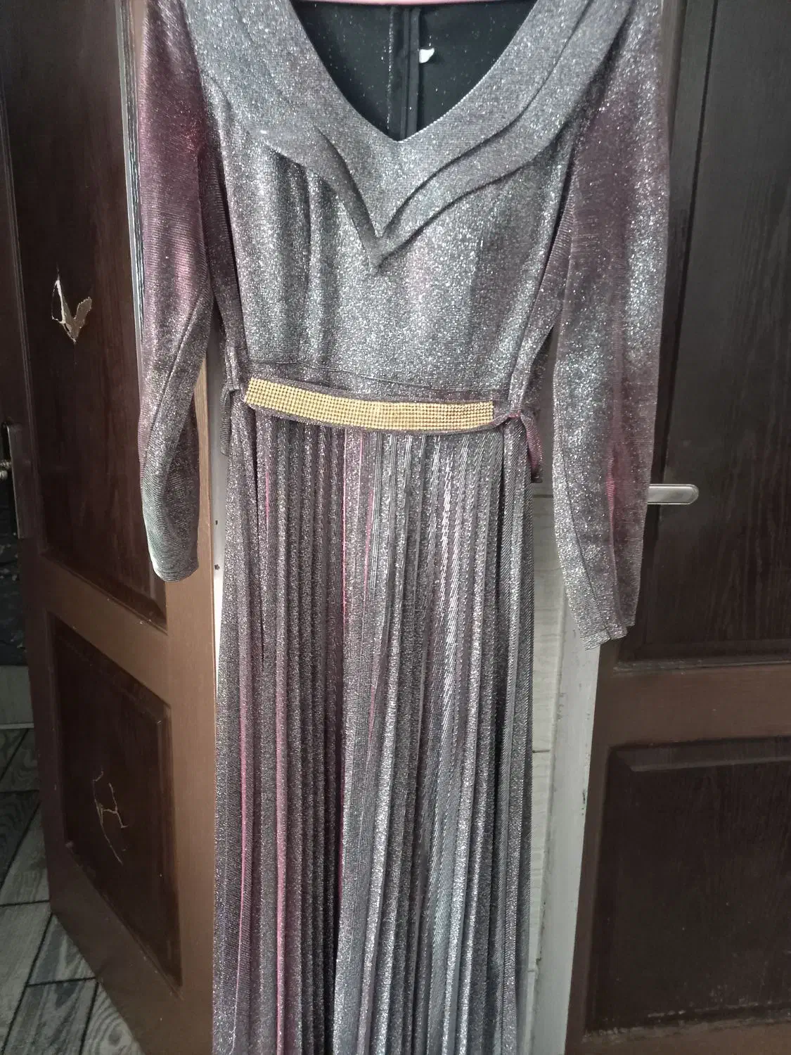 پیرهن مجلسی|لباس|بروجرد, |دیوار