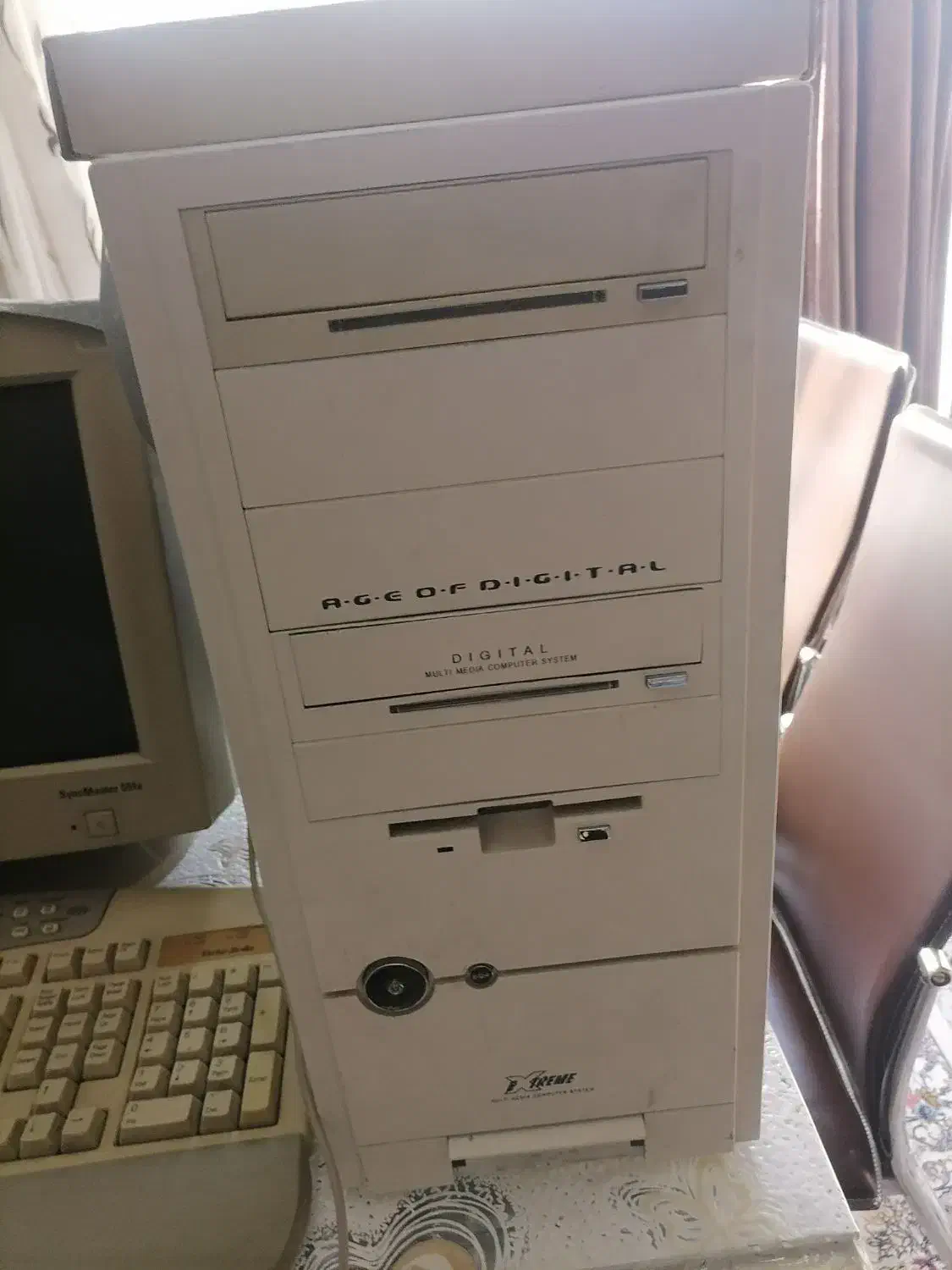 کامپیوتر قدیمی با کلیه تجهیزات|رایانه رومیزی|تبریز, |دیوار