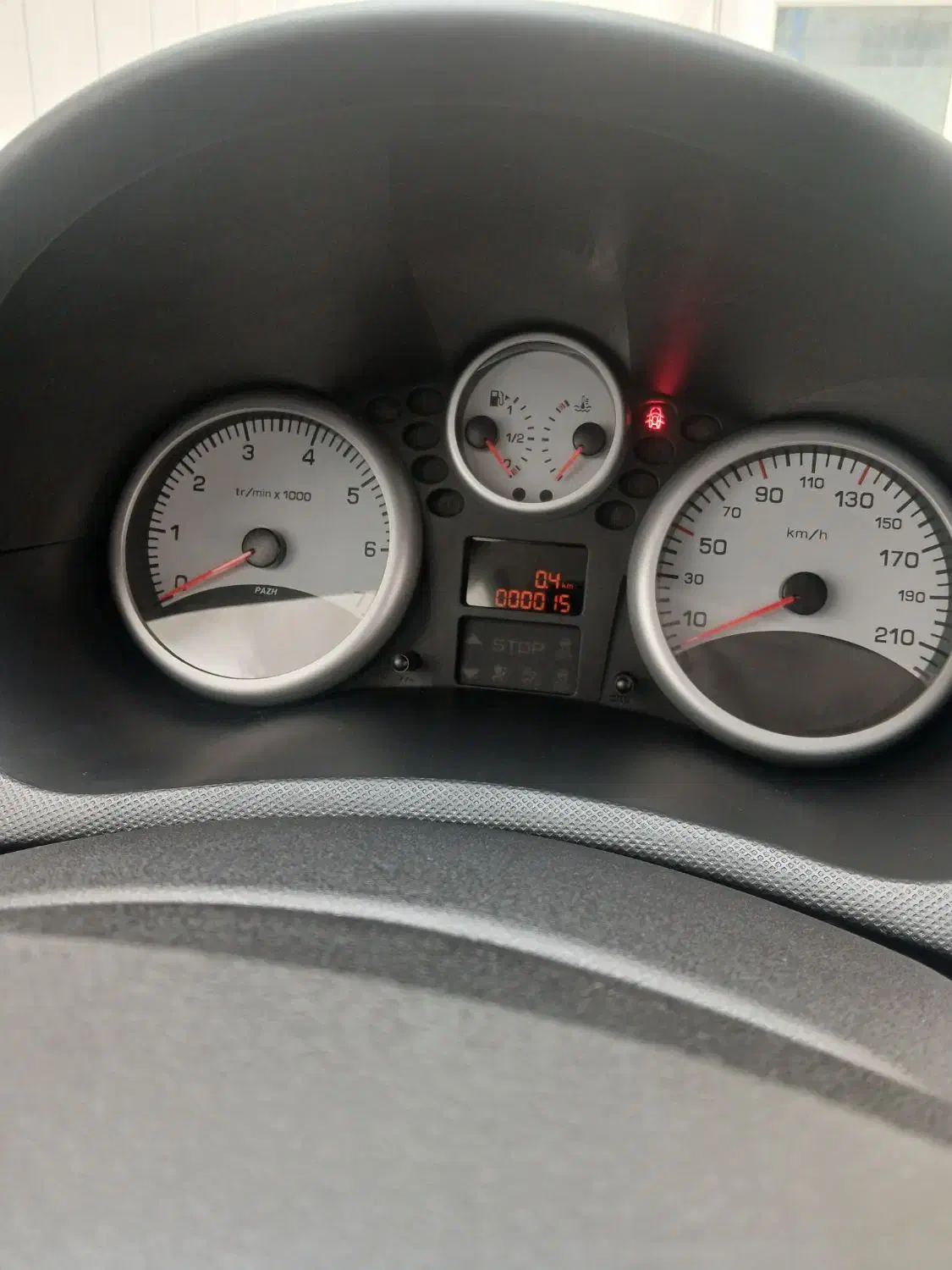 ۲۰۷خشک ۱۴۰۴|خودرو سواری و وانت|اردبیل, |دیوار