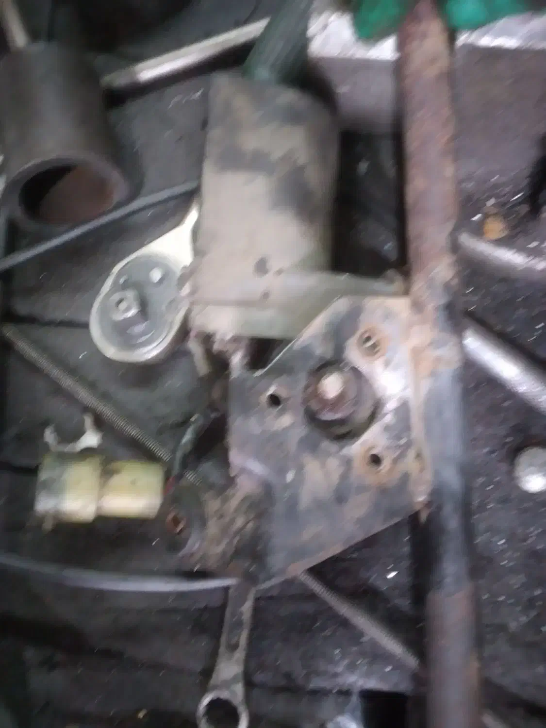 لوازم یدکی|قطعات یدکی و لوازم جانبی|رشت, حومه رشت|دیوار