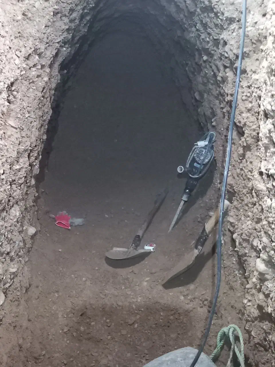 چاه کن ومقنی|خدمات پیشه و مهارت|قوچان, |دیوار