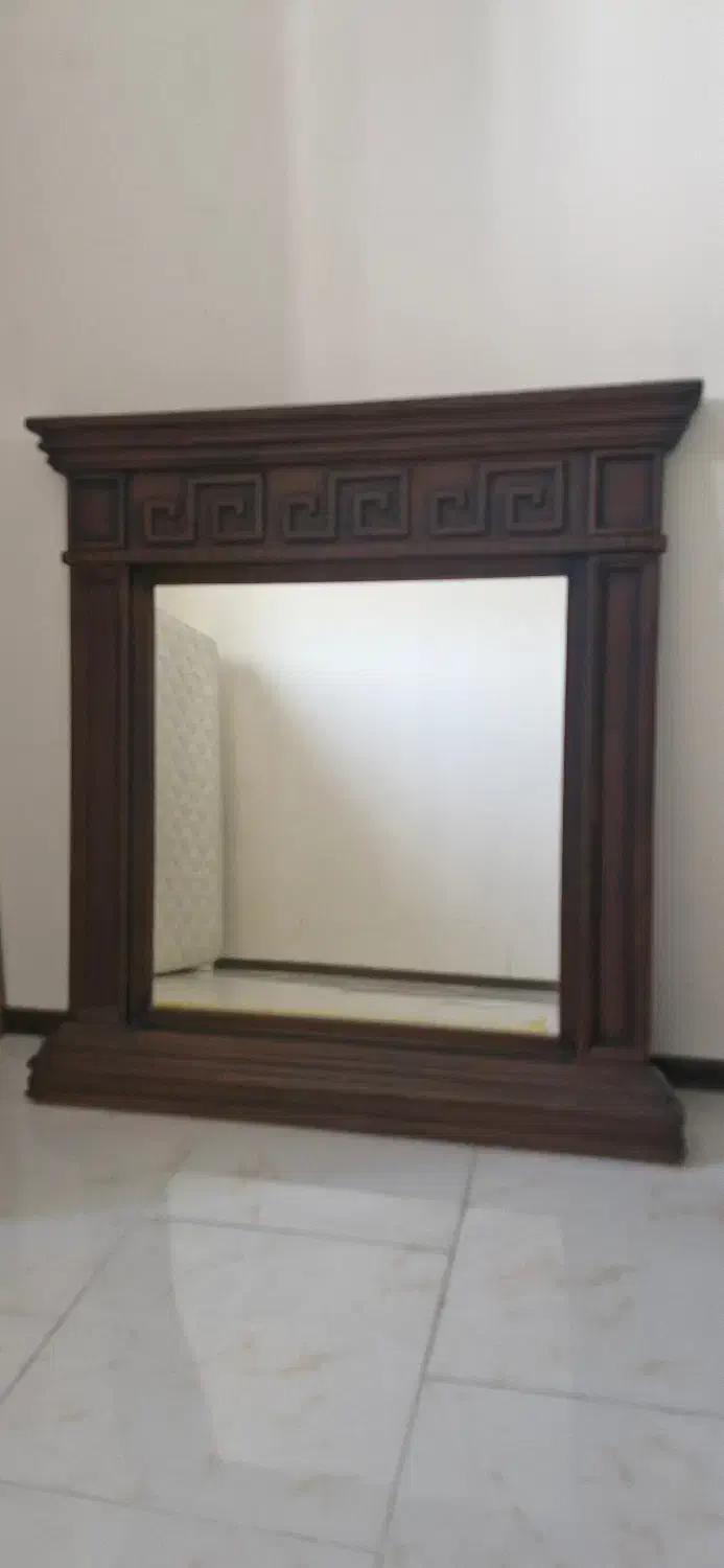 آینه|آینه|پردیس, فاز ۱۱|دیوار