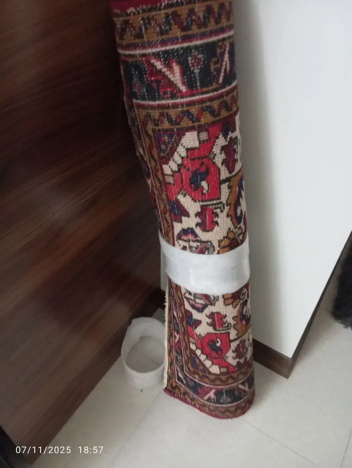 فرش 1.5در1 و پشتی دست باف|فرش|کرمان, |دیوار