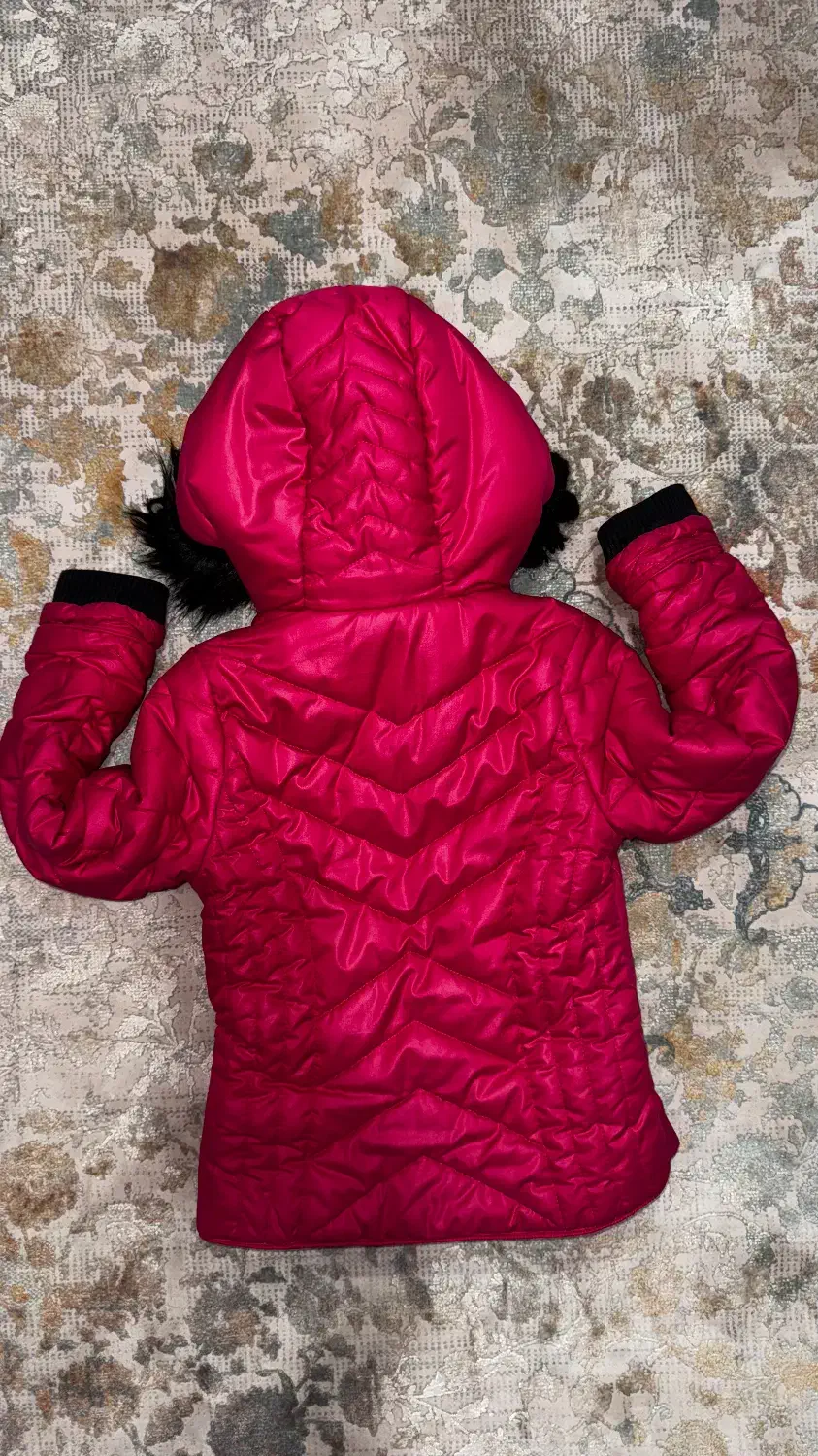 کاپشن|کفش و لباس بچه|قیدار, |دیوار