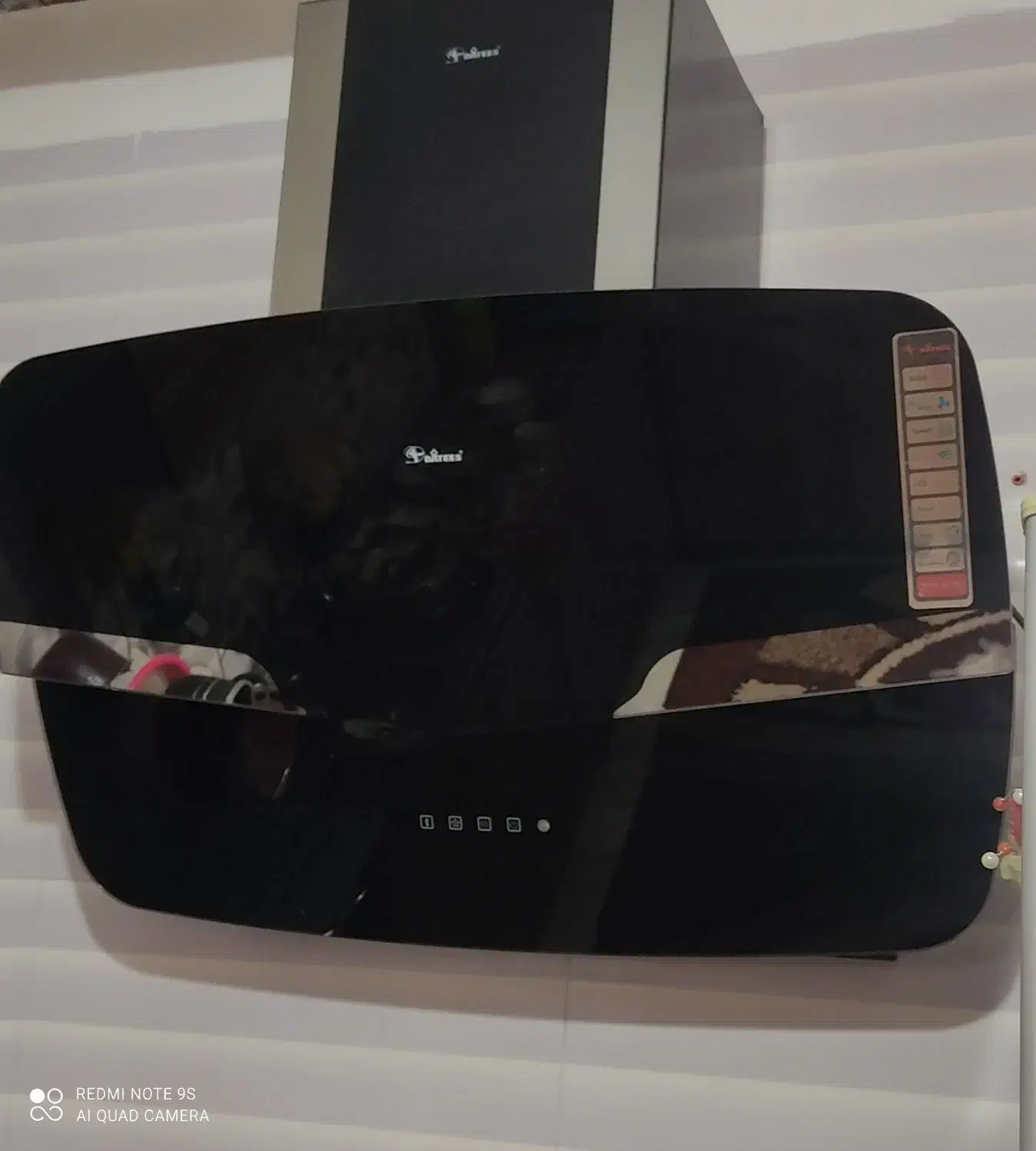 هود داتیس|هود|هشترود, |دیوار