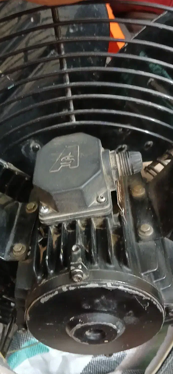 فن هواکش مناسب|پنکه و تصفیه‌کنندهٔ هوا|شاندیز, |دیوار