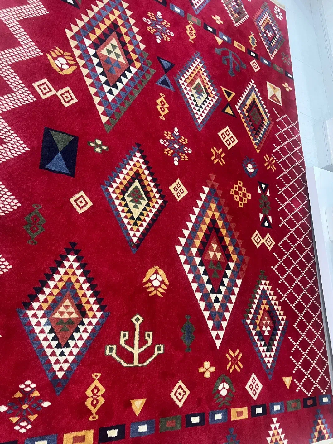 فرش گلیم و راهرویی بهمراه میز تلویزیون|فرش|اهواز, زردشت|دیوار